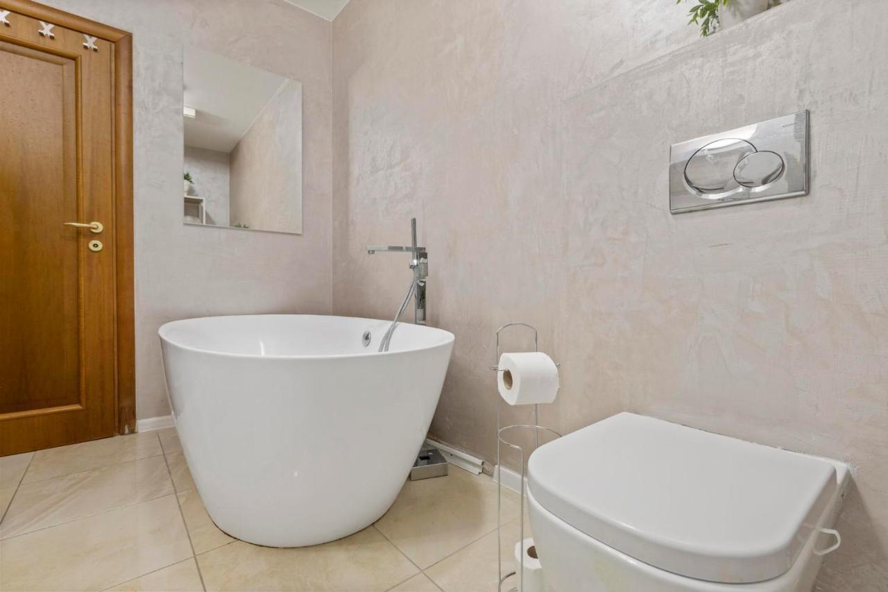 شقة Urban Elegance Retreat براتسيلافا المظهر الخارجي الصورة